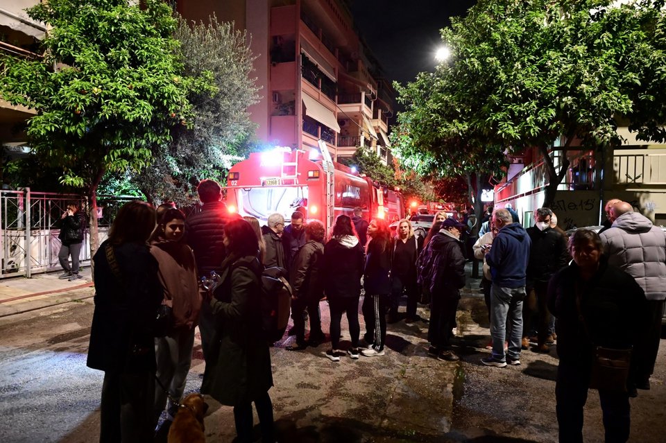 Από τη φωτιά στα Άνω Πατήσια / Φωτογραφία: ΜΙΧΑΛΗΣ ΚΑΡΑΓΙΑΝΝΗΣ/EUROKINISSI