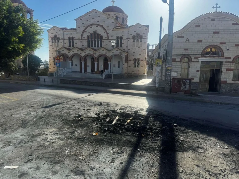 Βομβαρδισμένο τοπίο το Ηράκλειο Κρήτης μετά την Ανάσταση