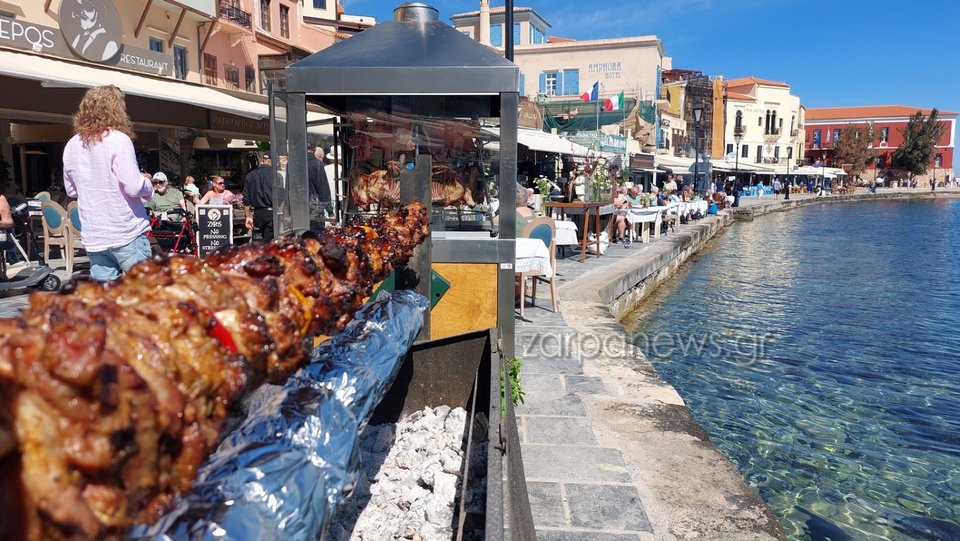 Οι ψησταριές στο Ενετικό Λιμάνι των Χανίων