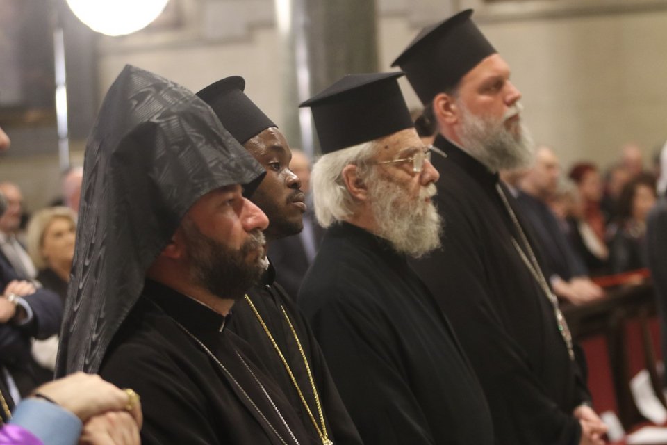 Στιγμιότυπο από τη θεία λειτουργία υπέρ αναπαύσεως της ψυχής του Πάπα Φραγκίσκου στην Αθήνα / Eurokinissi