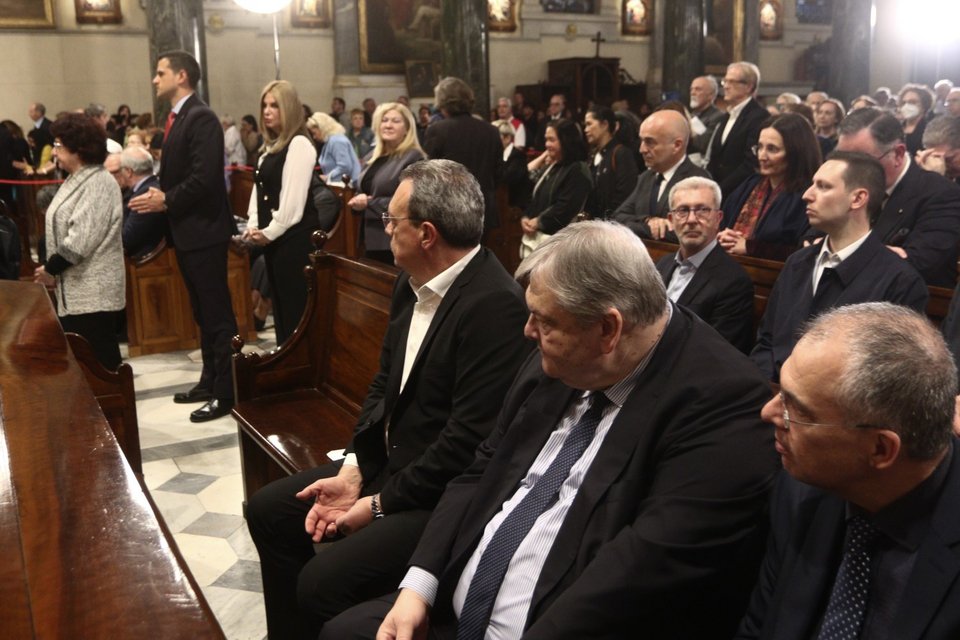 Εκπρόσωποι του πολιτικού κόσμου στη θεία λειτουργία υπέρ αναπαύσεως της ψυχής του Πάπα Φραγκίσκου / Eurokinissi