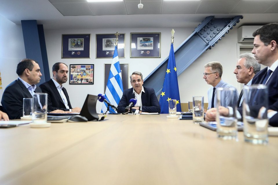 Επίσκεψη Μητσοτάκη στο υπουργείο Πολιτικής Προστασίας