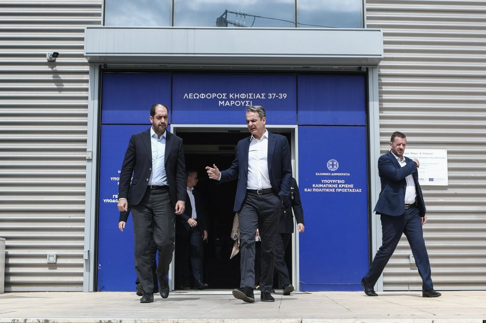 Επίσκεψη Μητσοτάκη στο υπουργείο Πολιτικής Προστασίας