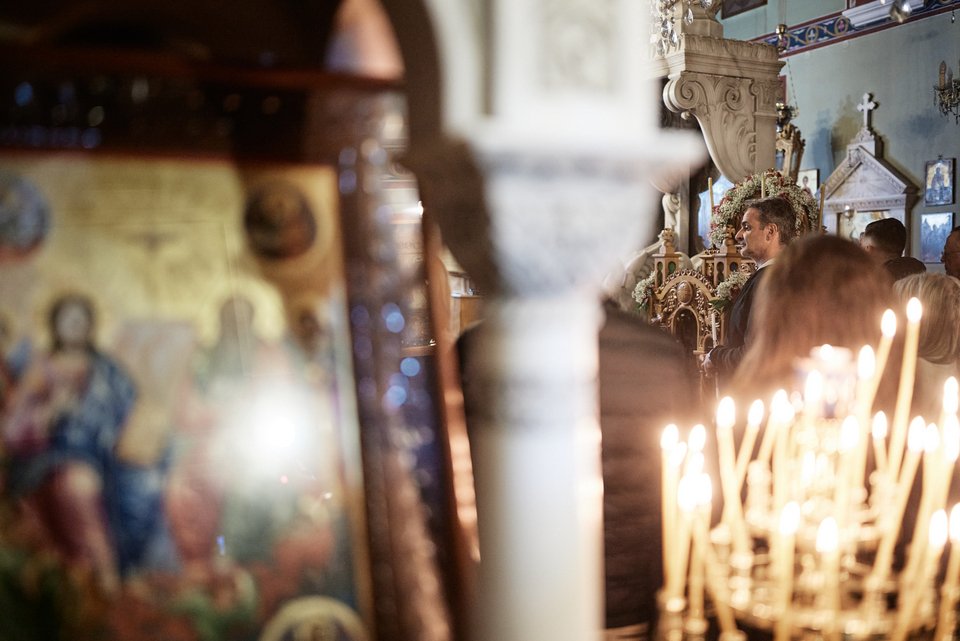 Ο Κυριάκος Μητσοτάκης στην Θεία Λειτουργία της Ανάστασης στον Ιερό Ναό Ευαγγελιστρίας Τήνου 