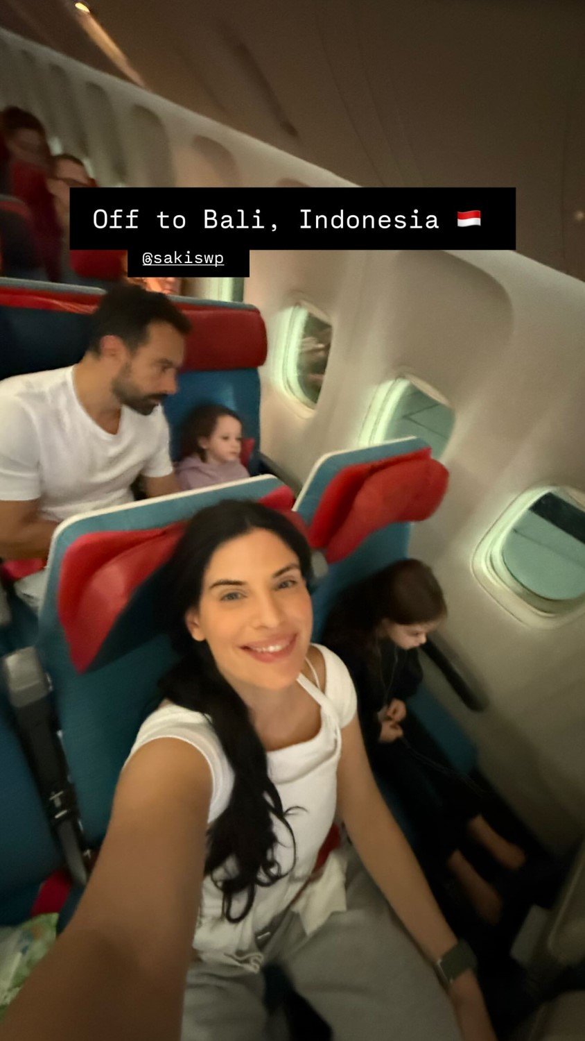 Η δημοφιλής influencer ανέβασε μία φωτογραφία από την καμπίνα του αεροσκάφους