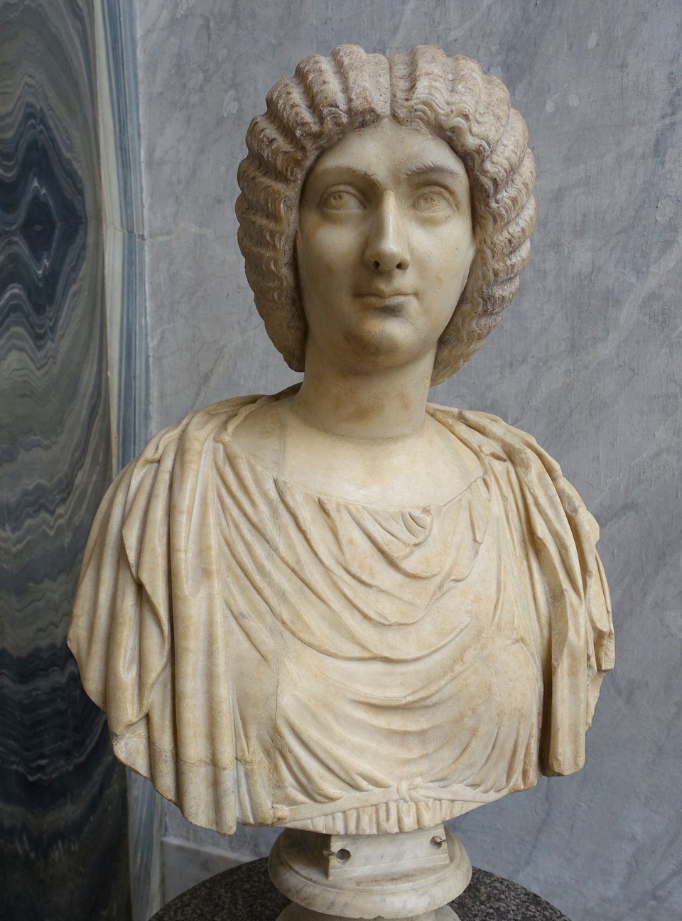 Giulia Pia που βρίσκεται σήμερα στο Μουσείο του Βατικανού φτιαγμένη από μάρμαρο της Λέσβου