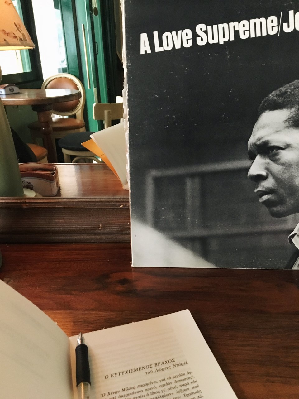 Διάβασμα και μουσικές στο «Puppet» / Φωτογραφία: Δανάη Δραγωνέα