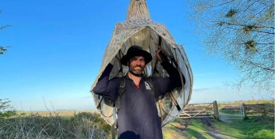 Με την προσοχή που τράβηξε η βόλτα του, ο Trevelyan ήθελε επίσης να  συγκεντρώσει χρήματα για τοπικά προγράμματα προστασίας του πουλιού / FACEBOOK