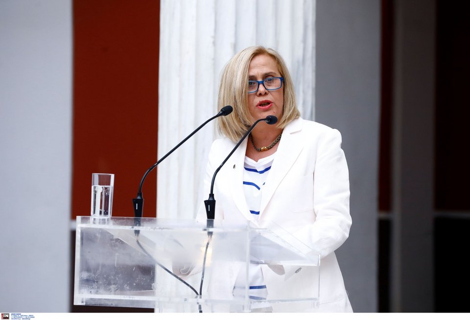 Η πρόεδρος της ΕΣΗΕΑ, Μαρία Αντωνιάδου