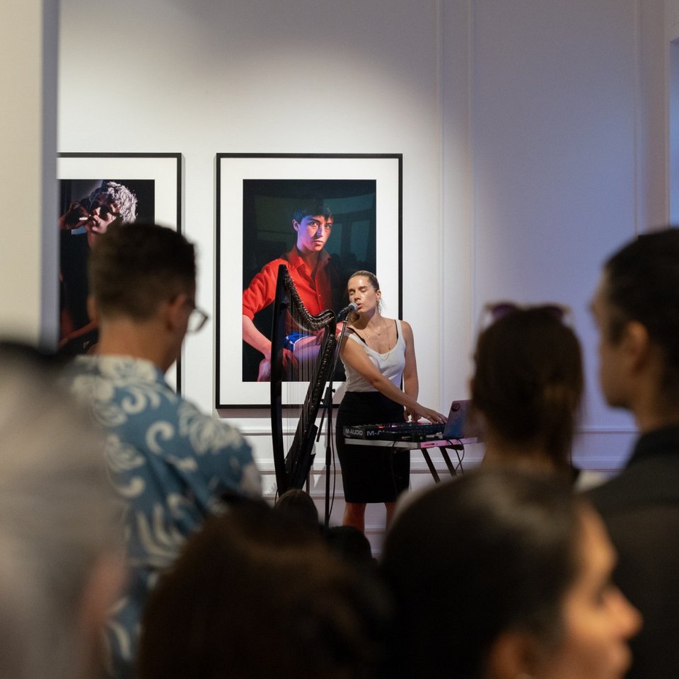 Άνοιγμα στη σύγχρονη Τέχνη με σημαντικά ονόματα έχει πραγματοποιήσει εδώ και περίπου 15 χρόνια το μουσείο. Εδώ απόσπασμα από εκδήλωση στο πλαίσιο της έκθεσης της σπουδαίας Σίντι Σέρμαν.