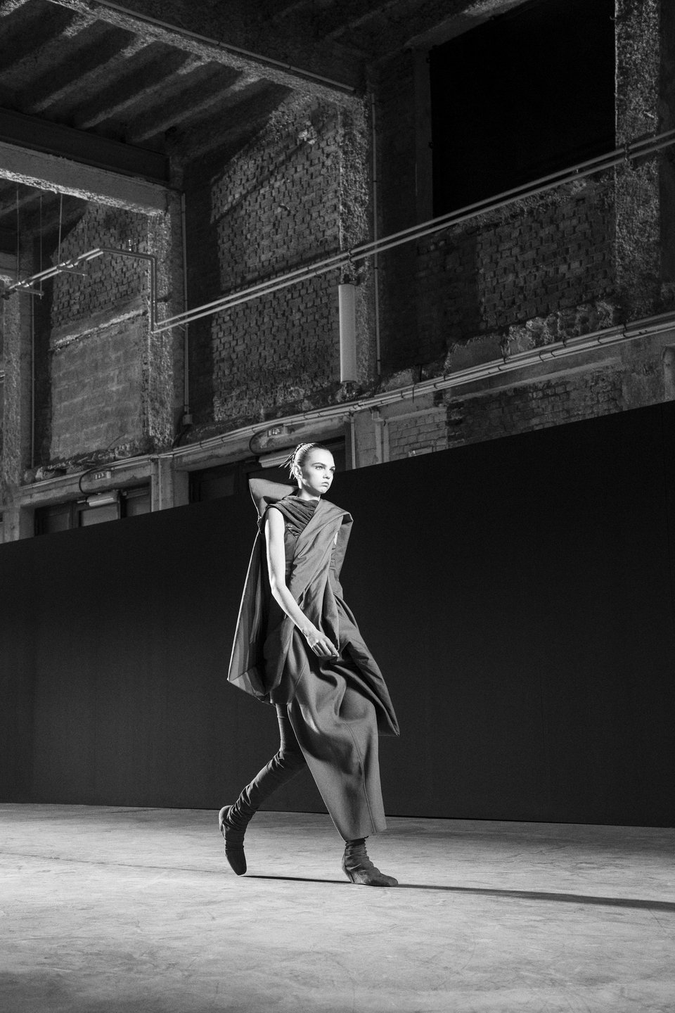 MOLLY, FW15 SPHINX WOMEN’S, PALAIS DE TOKYO, PARIS, 5 MARCH 2015 © OWENSCORP