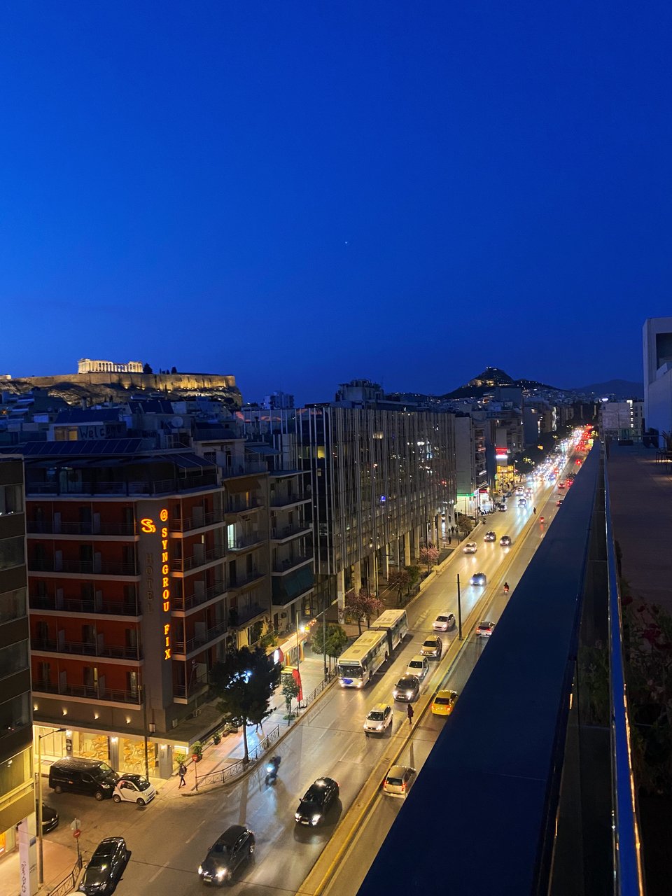 Η Συγγρού από ψηλά, από τη βεράντα του Nyn Esti / Φωτογραφία: Μάνος Λειβαδάρος/iefimerida