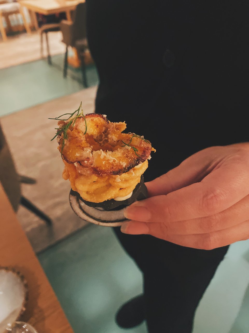 Αλμυρή τηγανίτα με καπνιστό χέλι. 