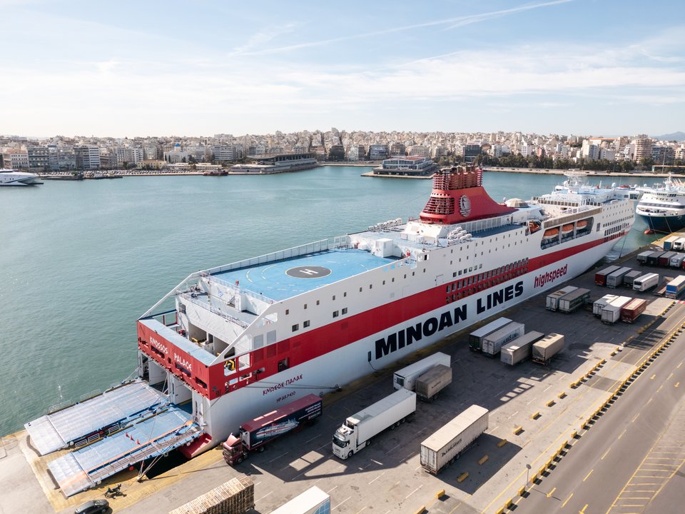 To Knossos Palace της Minoan Lines στο Λιμάνι του Πειραιά