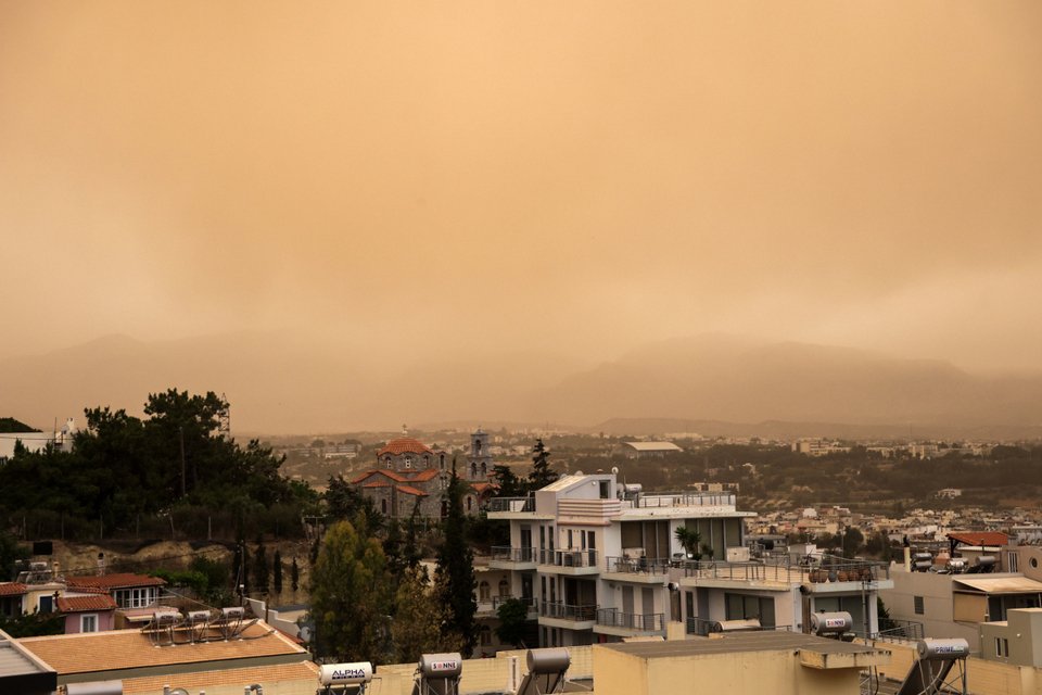 Αφρικανική σκόνη πάνω από το Ηράκλειο Κρήτης / Eurokinissi