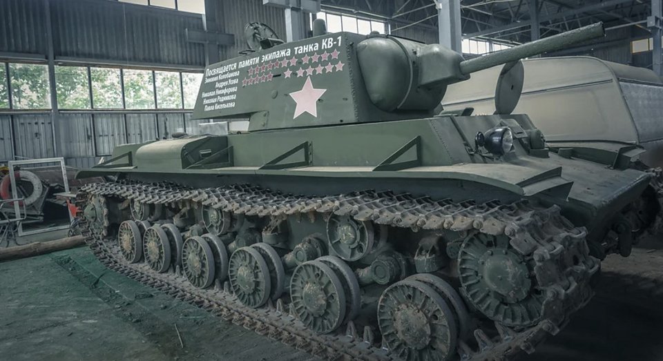 Το KV-1 ήταν σχεδόν αδιαπέραστο από τα αντιαρματικά όπλα της εποχής και ήταν οπλισμένο με ένα ισχυρό πυροβόλο 76 mm / FACEBOOK