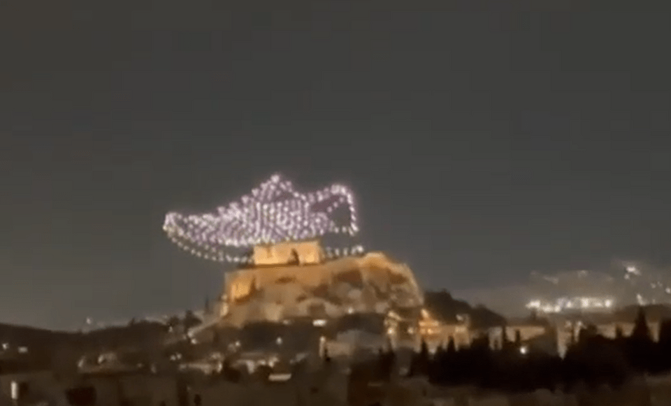 Διαφημιστικό σόου με drones πάνω από την Ακρόπολη