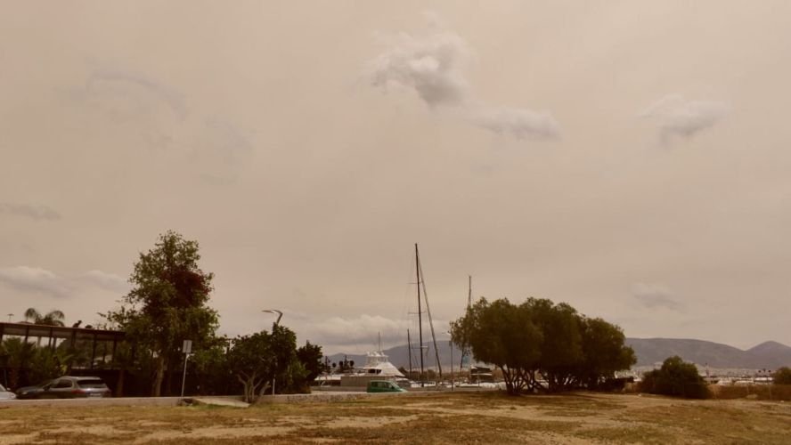 Σαν καρέ από «σέπια» η μαρίνα του Παλαιού Φαλήρου / iefimerida.gr