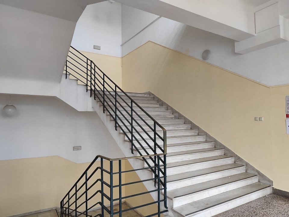 εκ[α