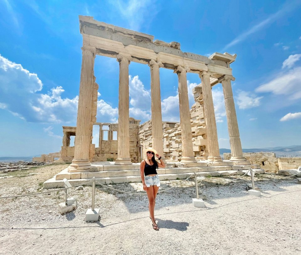 Γυναίκα στην Ακρόπολη