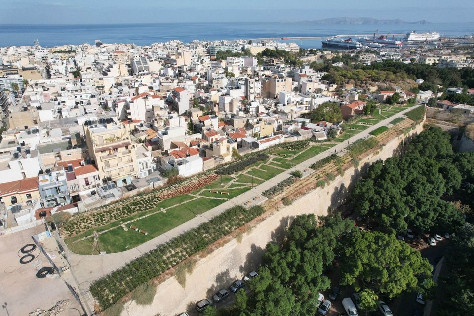 Με απόφαση Μενδώνη, η χρήση των Ενετικών Τειχών περιέρχεται ξανά, για δέκα χρόνια (με δυνατότητα ανανέωσης), στον Δήμο Ηρακλείου.
