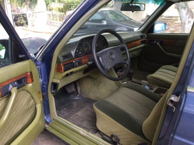 Το εσωτερικό της Mercedes του Ανδρέα Παπανδρέου