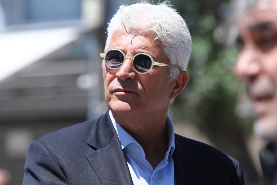 Στέλιος Μανωλάς