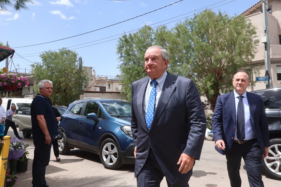 Ο πρώην πρωθυπουργός Κώστας Καραμανλής