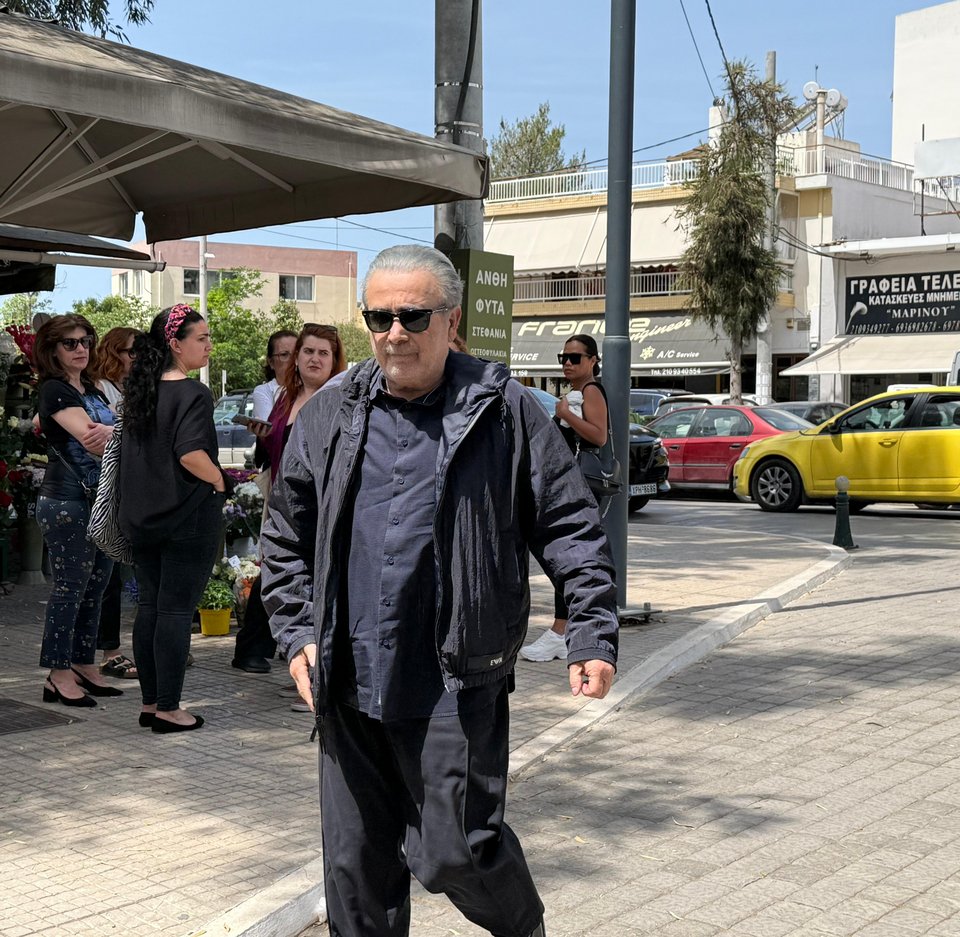 Λάκης Λαζόπουλος