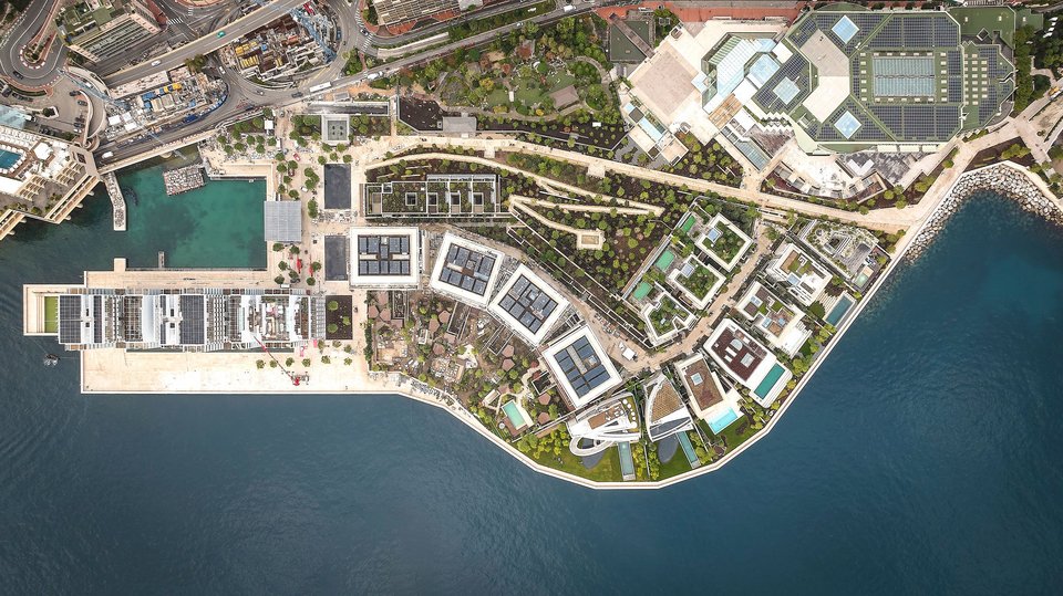 Η Mareterra είναι το μεγαλύτερο κατασκευαστικό έργο που έχει πραγματοποιηθεί στην Ευρώπη με ιδιωτικά κεφάλαια ενώ πάνω από 2.300 εταιρείες εργάστηκαν για την ανοικοδόμηση της / WIKIPEDIA