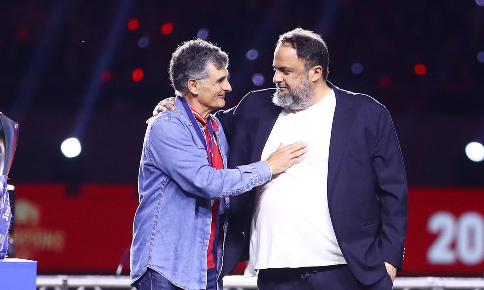 O Xοσέ Λουίς Μεντιλίμπαρ με την Βαγγέλη Μαρινάκη