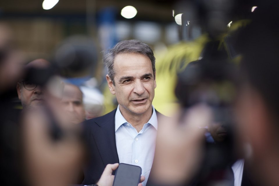 O Κυριάκος Μητσοτάκης στην Αεροπορική Βάση Ελευσίνας