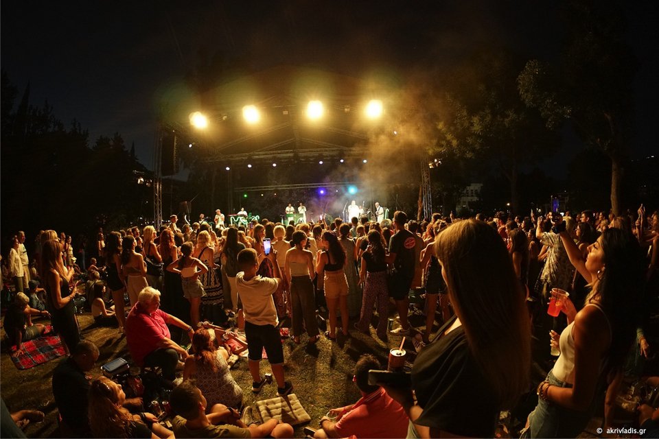 Πέμπτη 19 Iουνίου o Πάνος Μουζουράκης live στον Κήπο του Μεγάρου