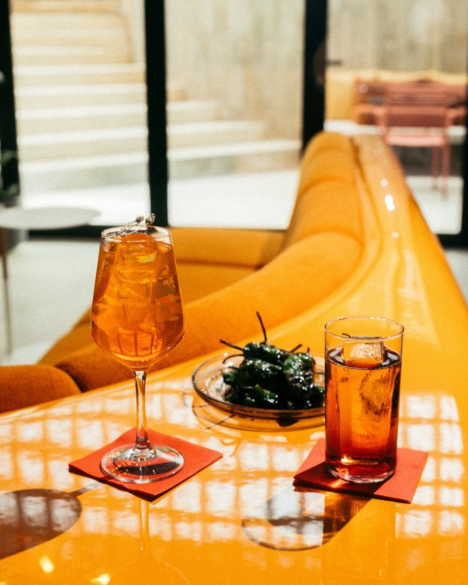 Design, seventies style, ποτά και ωραίες μουσικές στο «Okupa» του Κεραμεικού / Φωτογραφία: okupa.athens/Instagram