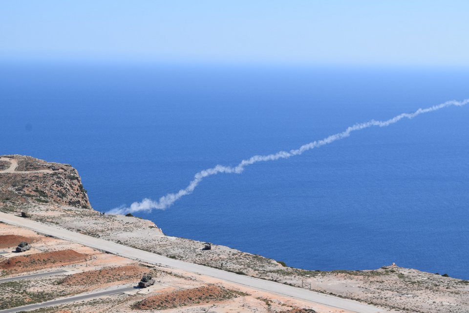 Βολή στο πεδίο βολής της Κρήτης από δυνάμεις του Πυροβολικού / Intime