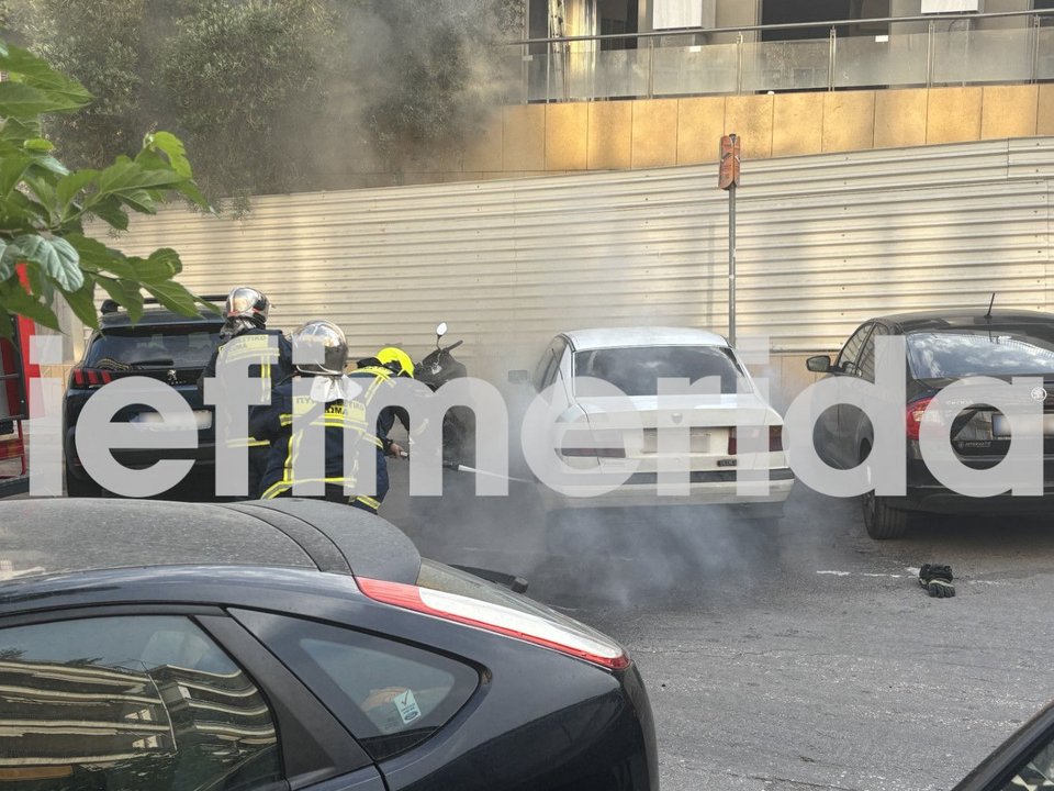 Η επιχείρηση της Πυροσβεστικής για την κατάσβεση της φωτιάς