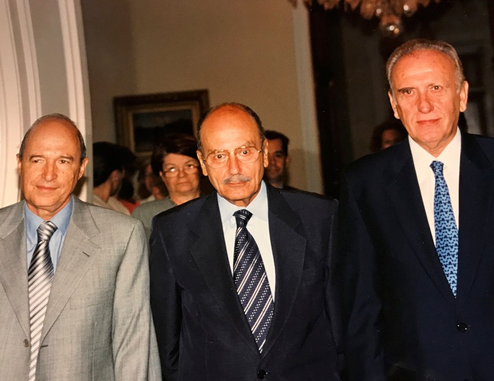 Ο Χρήστος Ροκόφυλλος με τον Κώστα Σημίτη και τον Κωστή Στεφανόπουλο