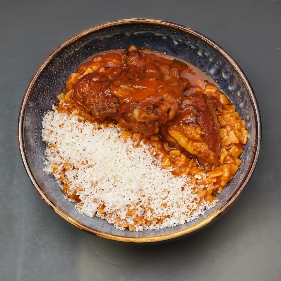 Κόκορας με χυλοπίτες από το γαστρομαγειρείο «Στου Λου», στον Κεραμεικό / Φωτογραφία: stou.lou/Instagram