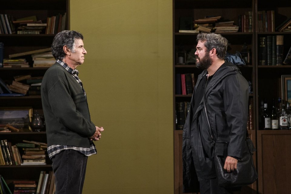 Γιάννης Μπέζος, Πυγμαλίων Δαδακαρίδης