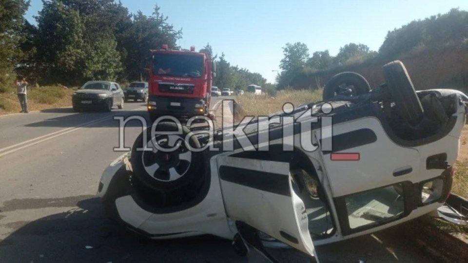 Το όχημα που επέβαιναν οι δύο τουρίστριες που τραυματίστηκαν
