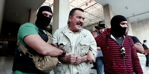 Τα ηγετικά μέλη της Χρυσής Αυγής οδηγούνται στη Δικαιοσύνη