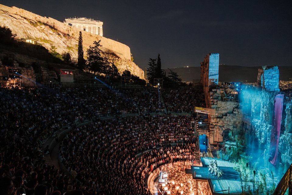 Η χορωδία καθόταν σε θέσεις του κοινού / Φωτογραφία: Γιάννης Αντώνογλου
