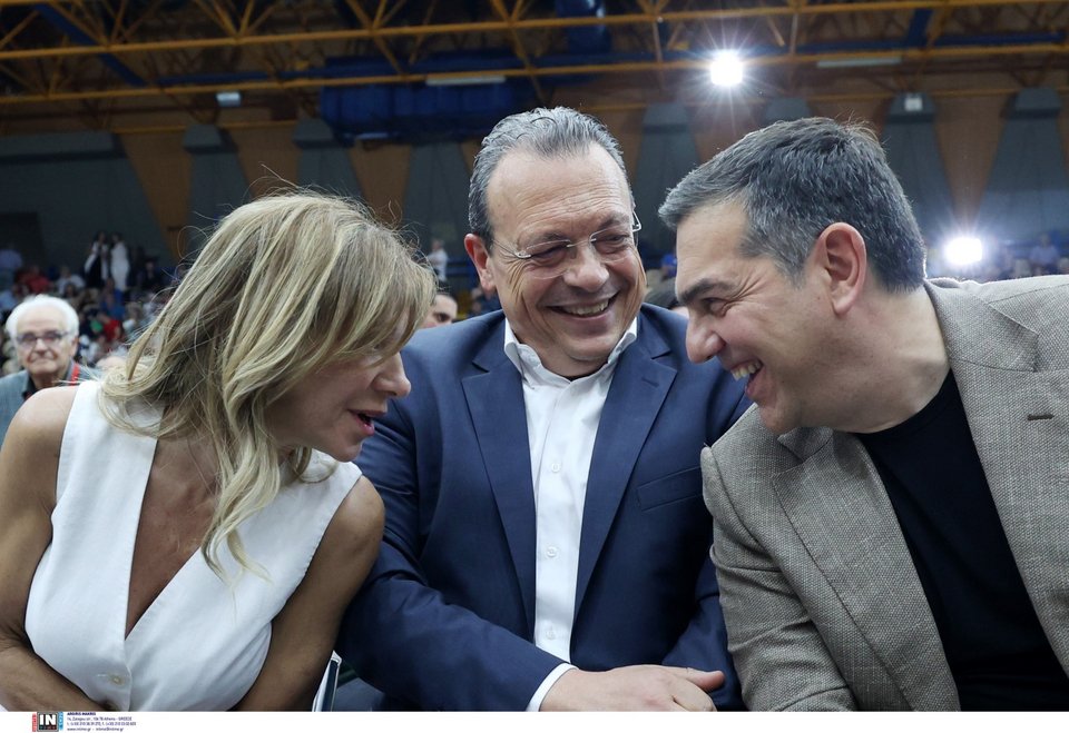 Ο Αλέξης Τσίπρας με τον πρόεδρο του ΣΥΡΙΖΑ Σωκράτη Φάμελλο και την σύζυγό του Τατιάνα Παπαδοπούλου -Φωτογραφία: Intimenews/ΒΛΑΣΣΟΠΟΥΛΟΥ ΙΣΜΗΝΗ