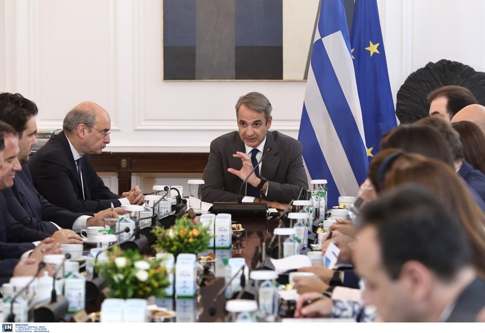 Ο πρωθυπουργός στην εισαγωγικής του τοποθέτηση / Φωτογραφία: Intimenews