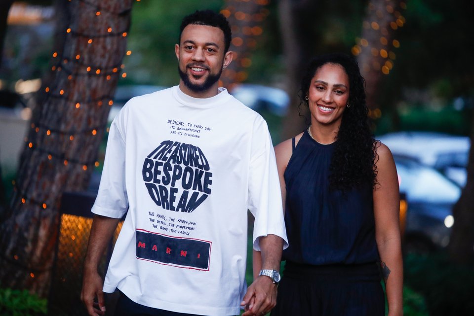  O Γουίλιαμς-Γκος με τη σύζυγό του / Eurokinissi