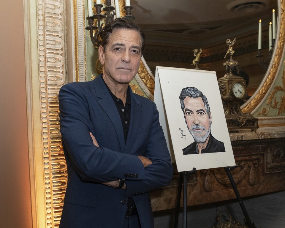 Ο Τζορτζ Κλούνεϊ με βαμμένα μαλλιά