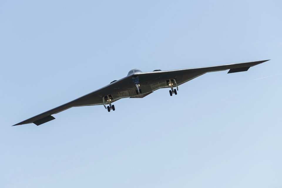 B-2 βομβαρδιστικό