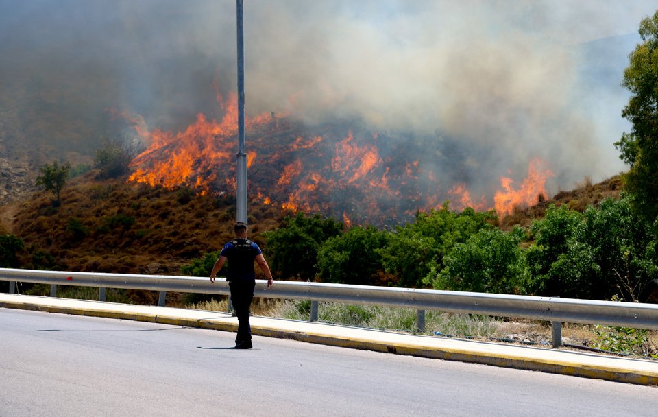 Φλόγες κατακαίουν πλαγιά στη Χίο / Intime
