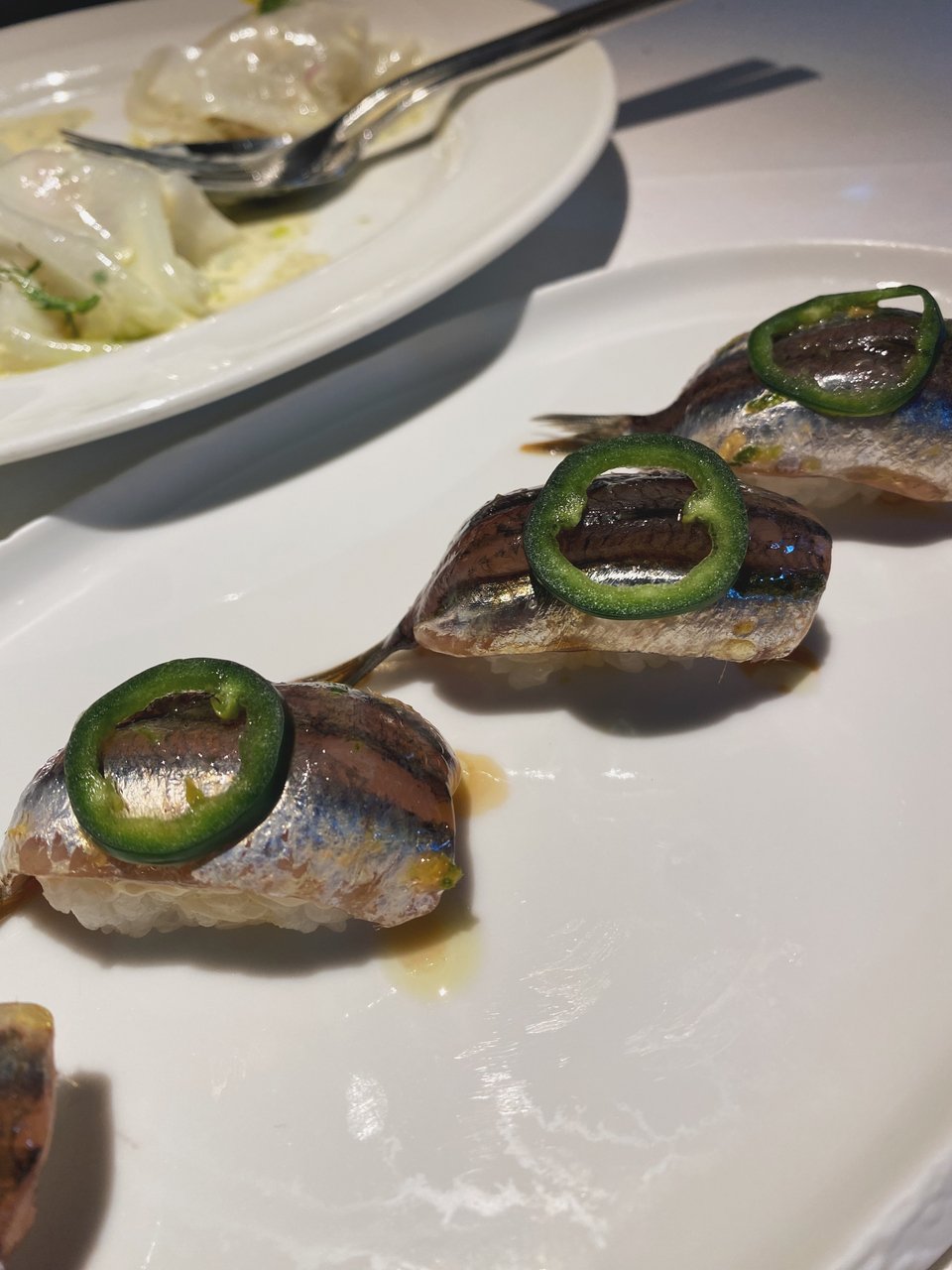 Γαύρος Nigiri με χαλαπένιο / Φωτογραφία: Μάνος Λειβαδάρος/iefimerida