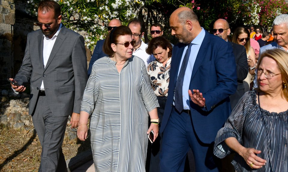 Η υπουργός Πολιτισμού Λίνα Μενδώνη και ο υφυπουργός, Ιάσων Φωτήλας στο Κάστρο της Πάτρας / Intime